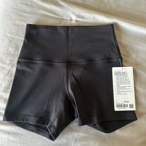 NWT lululemon “align” high rise yoga/bike shorts, size 4